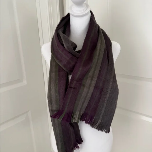 Elegant Purple and Gray Striped Scarf - BRAND NEW WITH TAGS - Picture 2 of 6